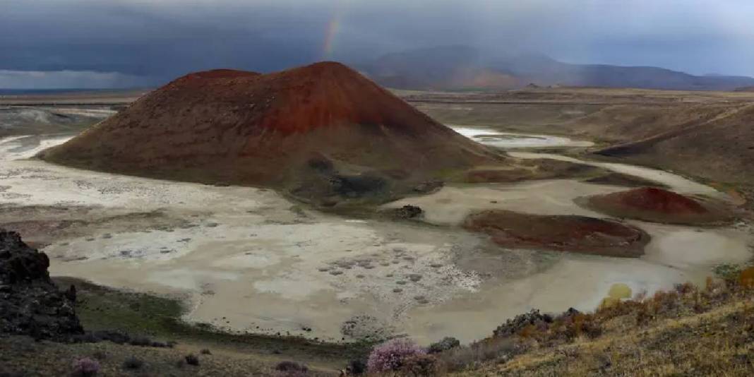4 milyon yıl önce Konya’da oluşmuştu: ‘Dünyanın nazar boncuğu’ olarak anılıyor 4